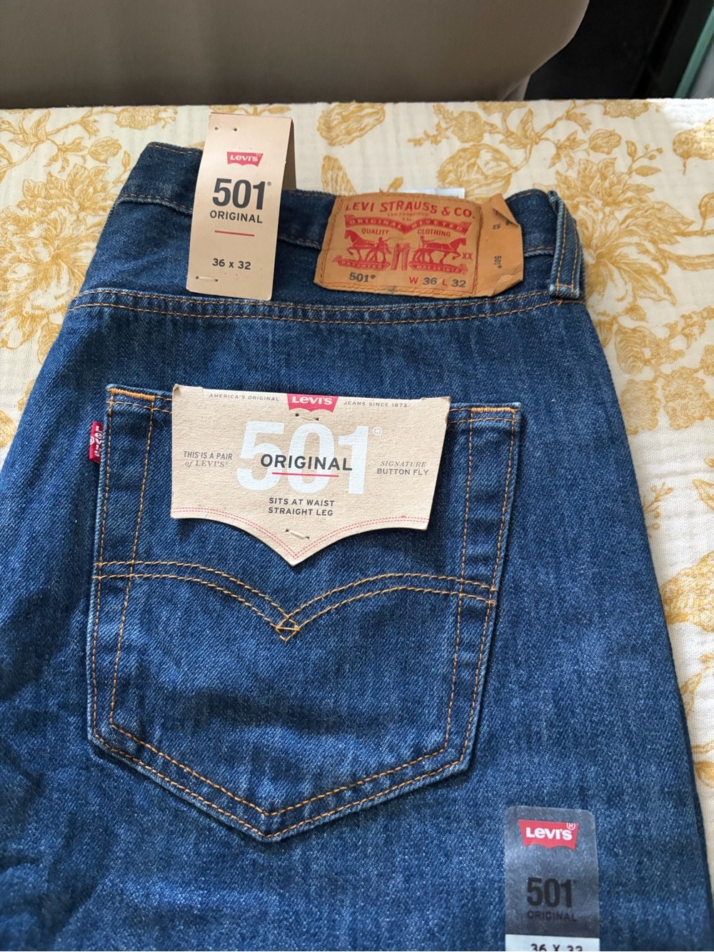 Levi's 501 Straight Men's Jeans - Dark Blue Denim - Picture 3 of 11